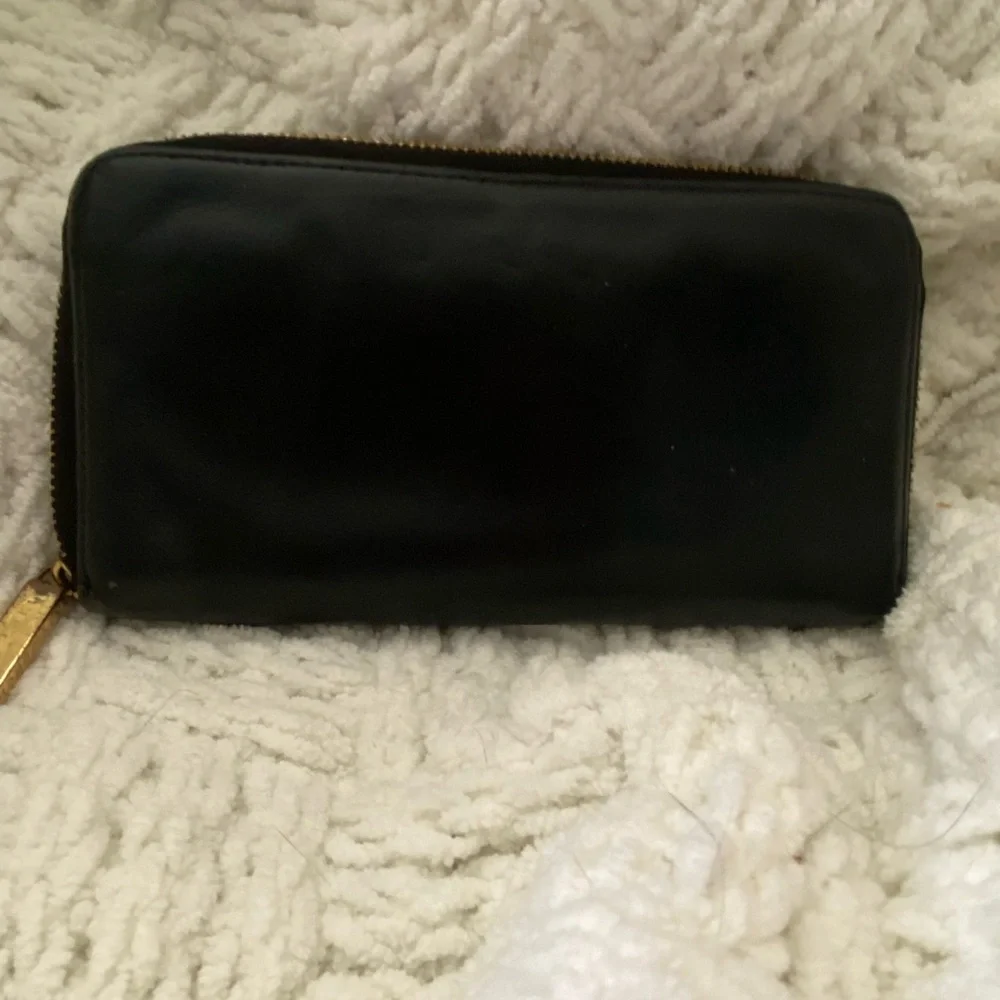 Tory Burch sleek tory